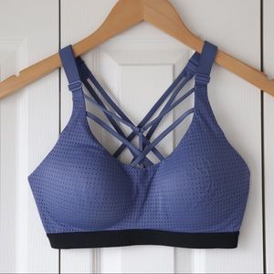 Victoria Sport Lightweight Pullover Sports Bra in Blue/Black